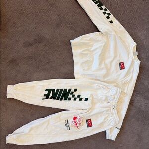 Nike Women's White and Green Pajama Set